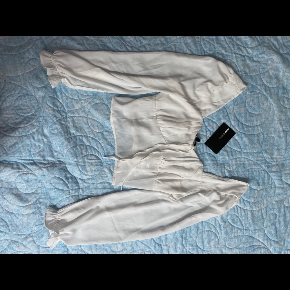 Fashionova NWT long sleeve white crop top
